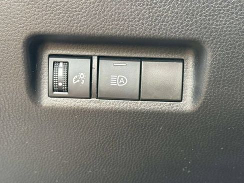 Used 2020 Toyota RAV4 LE w/ All Weather Liner Package AWD/4WD image 24