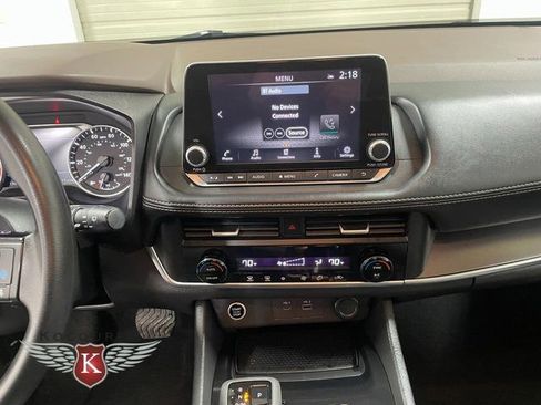 Used 2023 Nissan Rogue SV image 17