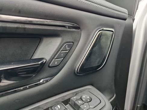 Used 2025 RAM 1500 Limited AWD/4WD image 10