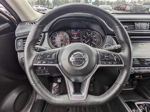 Used 2020 Nissan Rogue SV image 21