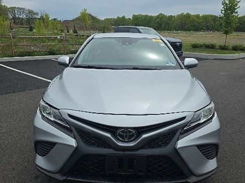 Used 2020 Toyota Camry SE FWD image 2