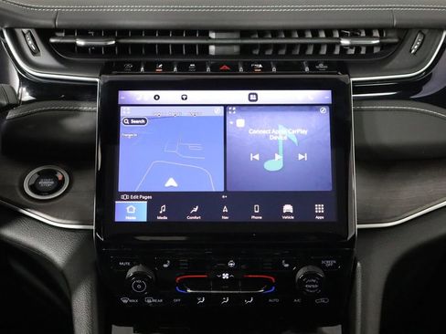 Used 2022 Jeep Grand Cherokee L Limited image 32