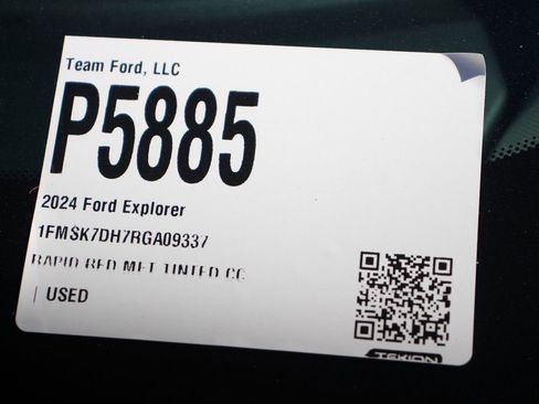 Certified 2024 Ford Explorer XLT w/ Equipment Group 202A RWD image 31