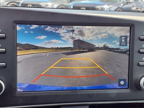 Used 2023 Hyundai Elantra SEL w/ Cargo Package image 18