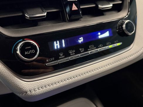 Used 2022 Toyota Corolla SE image 14