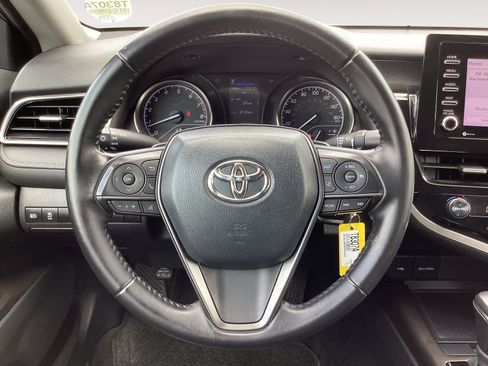 Used 2021 Toyota Camry SE FWD image 17