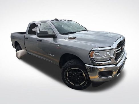 Used 2020 RAM 2500 Tradesman w/ Chrome Appearance Group AWD/4WD image 9