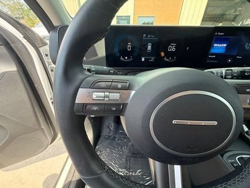 Certified 2025 Hyundai Kona SEL AWD/4WD image 27