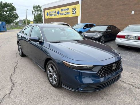 Used 2024 Honda Accord EX image 11