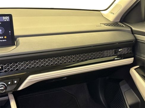 Used 2023 Honda Accord Touring image 18