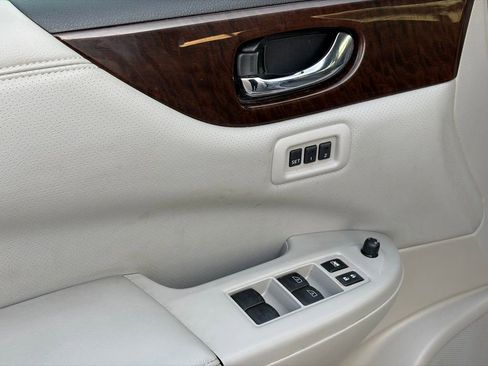 Used 2014 Nissan Quest LE FWD image 13