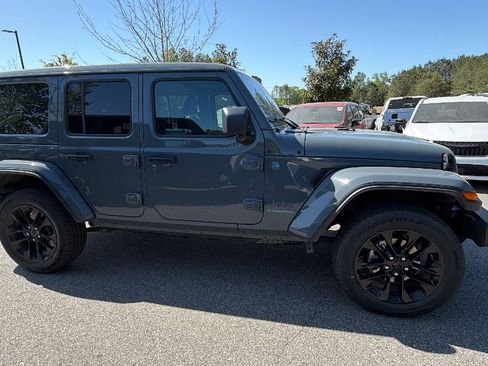 Used 2025 Jeep Wrangler Sahara w/ Safety Group image 7