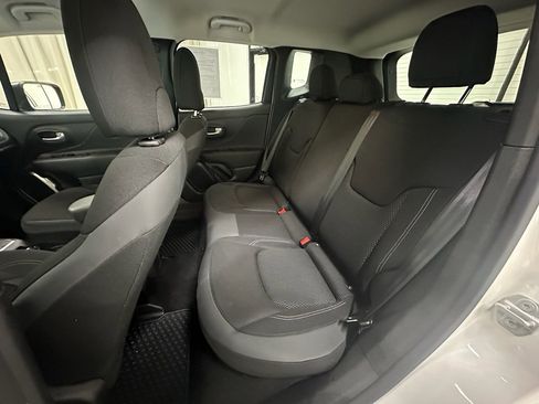 Used 2023 Jeep Renegade Latitude w/ Premium Group image 22