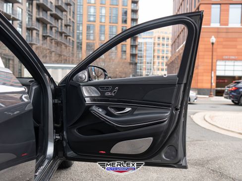 Used 2020 Mercedes-Benz S 560 4MATIC Sedan w/ Premium Package image 49