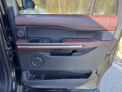 Used 2024 Ford Expedition Max Limited image 16
