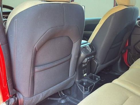 Used 2021 Jeep Wrangler Unlimited Sahara AWD/4WD image 27