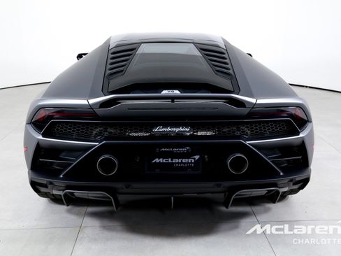 Used 2023 Lamborghini Huracan EVO image 7