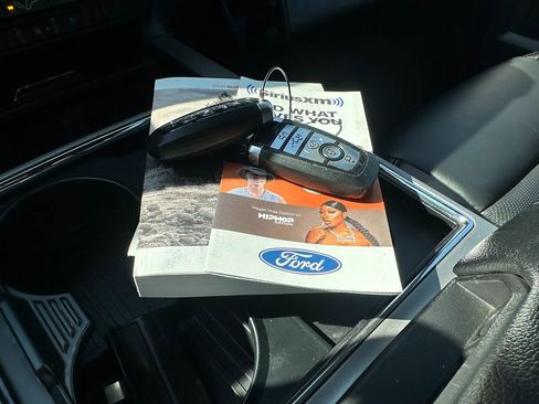 Used 2021 Ford F350 Lariat image 46