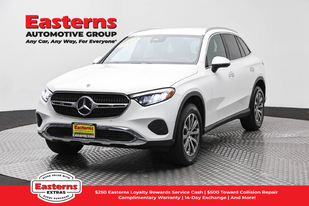 Used 2023 Mercedes-Benz GLC 300 4MATIC image 1