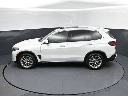New 2026 BMW X5 xDrive40i w/ Climate Comfort Package AWD/4WD image 32