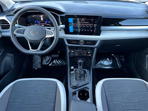 New 2026 Volkswagen Taos SE image 12