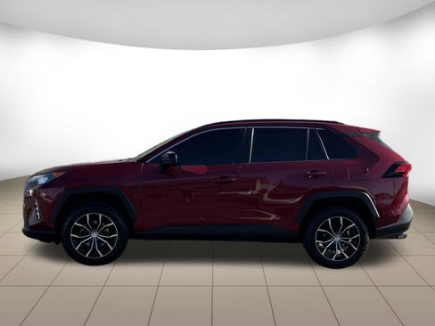 Used 2020 Toyota RAV4 LE AWD/4WD image 4