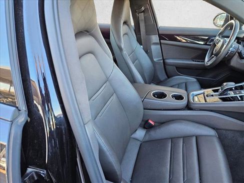 Used 2019 Porsche Panamera image 20