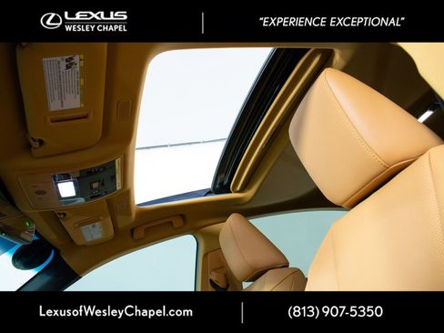 Used 2024 Lexus ES 350 350 w/ Premium Package image 38