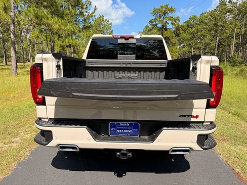 New 2026 GMC Sierra 1500 AT4 w/ Technology Package AWD/4WD image 5