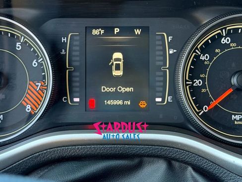 Used 2015 Jeep Cherokee Latitude w/ Comfort/Convenience Group AWD/4WD image 14