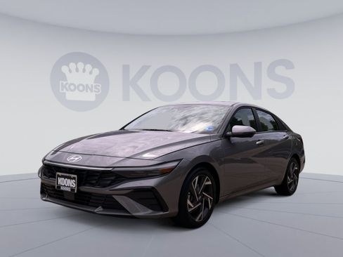 Used 2024 Hyundai Elantra Limited FWD image 1