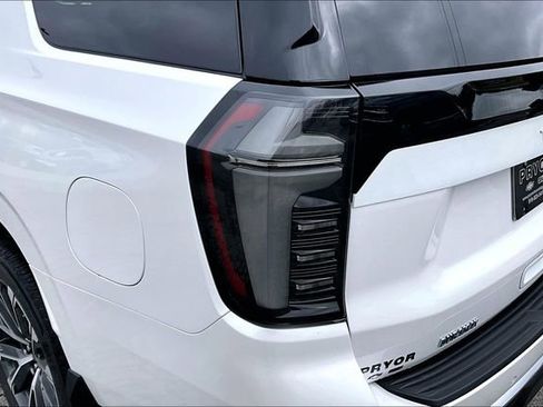 Used 2025 Chevrolet Tahoe High Country image 23