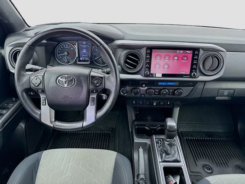 Used 2021 Toyota Tacoma TRD Sport w/ Technology Package AWD/4WD image 14
