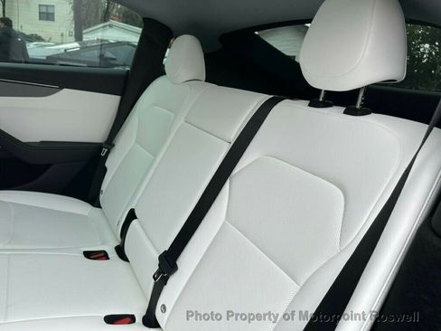 Used 2026 Tesla Model Y Long Range image 17