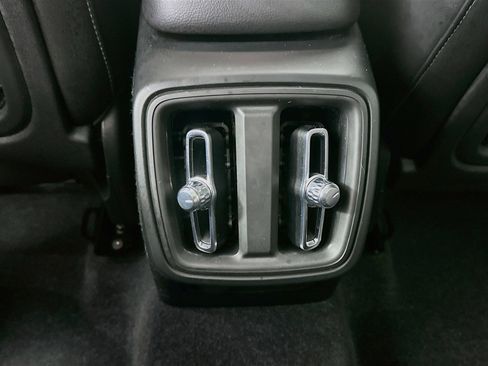 Used 2024 Volvo XC40 B5 Core w/ Protection Package Premier AWD/4WD image 29