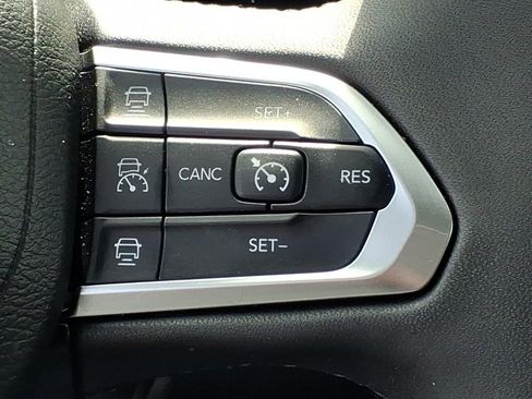 Certified 2024 Jeep Compass Limited AWD/4WD image 11