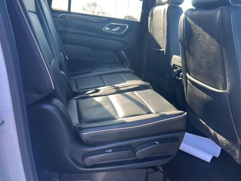 Used 2024 Chevrolet Suburban Premier AWD/4WD image 25