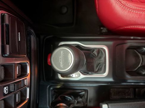 Used 2021 Jeep Gladiator Sport AWD/4WD image 16