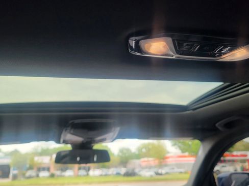 Used 2019 BMW 330i xDrive Sedan w/ Convenience Package image 18