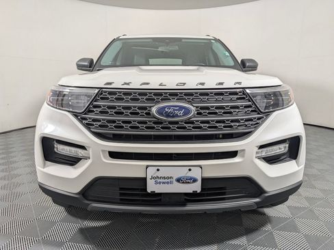 Certified 2021 Ford Explorer XLT w/ Equipment Group 202A RWD image 3