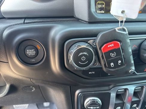 Used 2023 Jeep Wrangler Sport AWD/4WD image 38