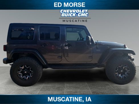 Used 2016 Jeep Wrangler Unlimited Sahara image 6