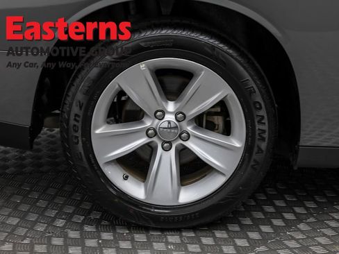 Used 2023 Dodge Challenger SXT image 28