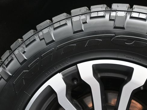 Used 2022 GMC Sierra 1500 AT4 w/ AT4 Premium Package image 46