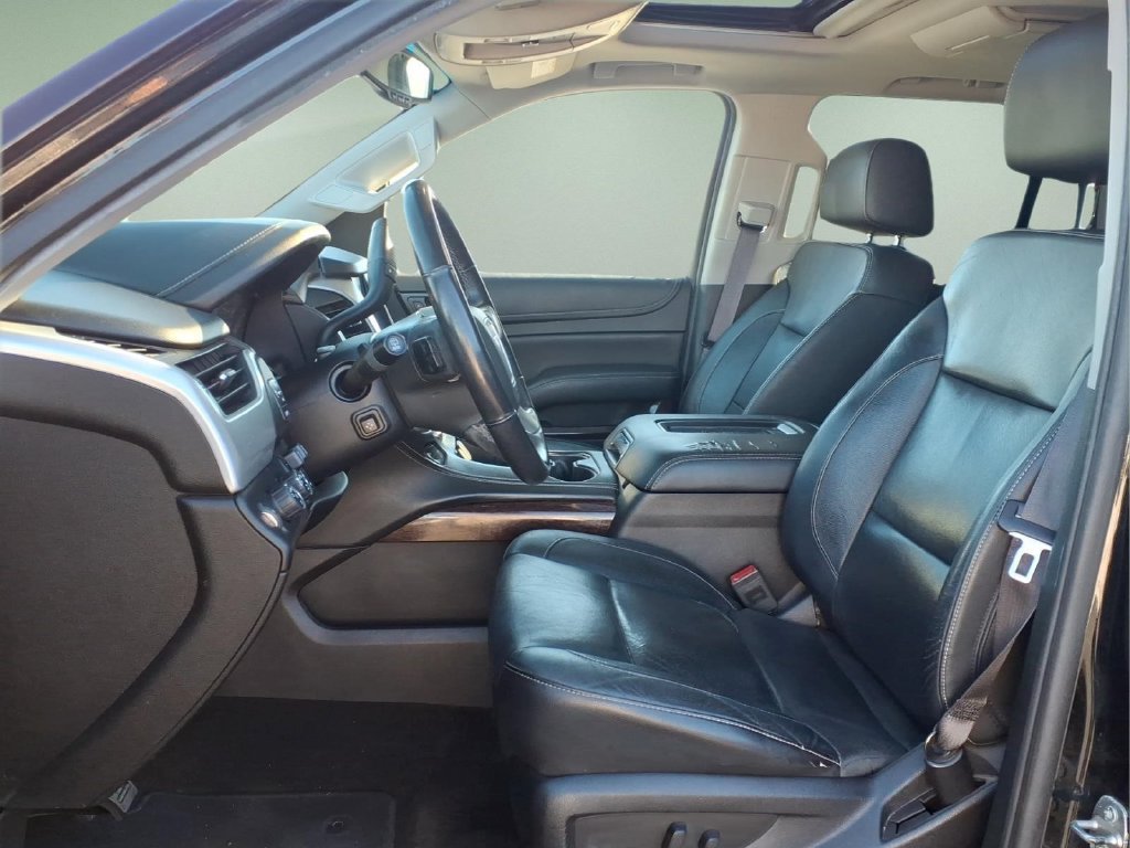 Used 2017 GMC Yukon SLT w/ Premium Edition AWD/4WD image 4