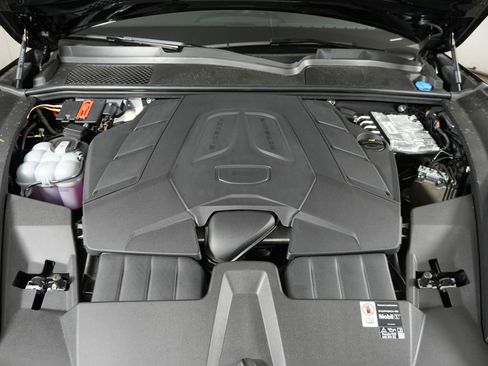 New 2026 Porsche Cayenne Coupe AWD/4WD image 38