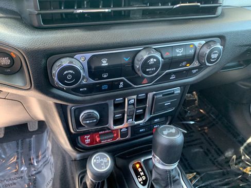 Used 2025 Jeep Wrangler Unlimited Sport S 4xe AWD/4WD image 23