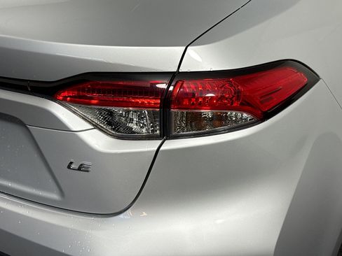 Used 2020 Toyota Corolla LE image 33