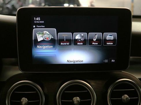 Used 2019 Mercedes-Benz GLC 300 4MATIC image 22