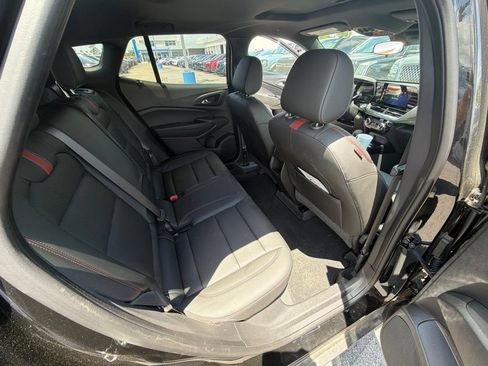 Used 2026 Chevrolet Trax RS w/ Sunroof Package FWD image 8